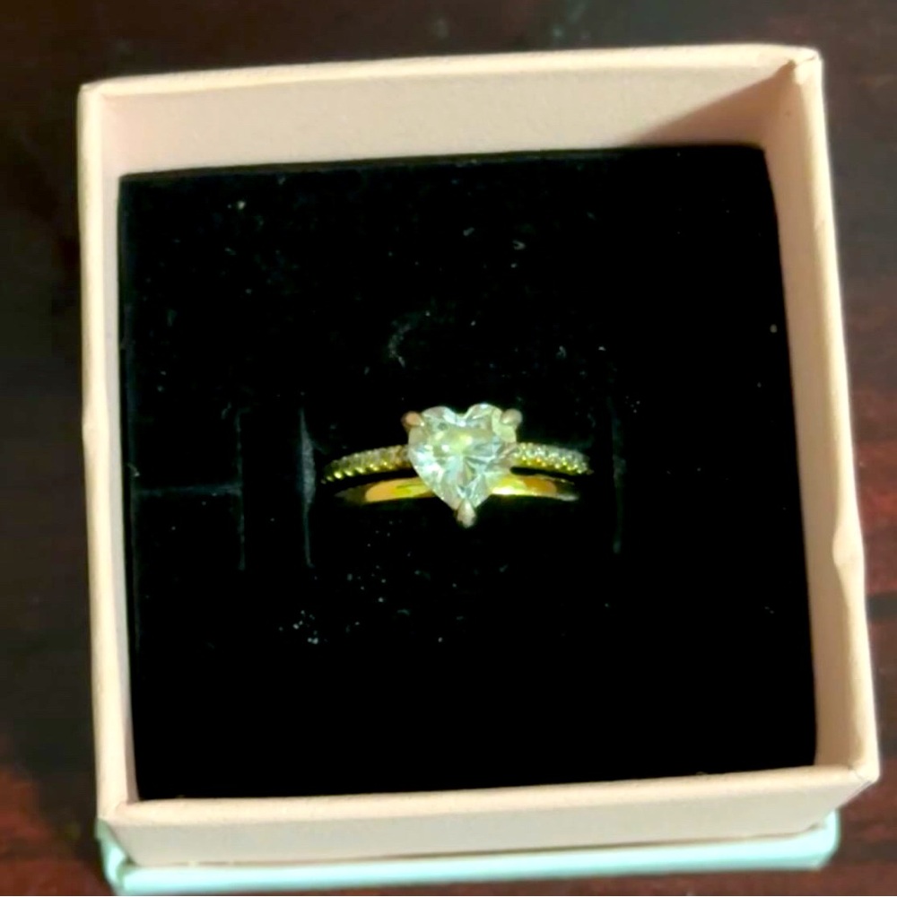 Good condition has some scratches but overall very nice - Picture 1 of 1